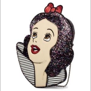 DANIELLE NICOLE SNOW WHITE CROSSBODY